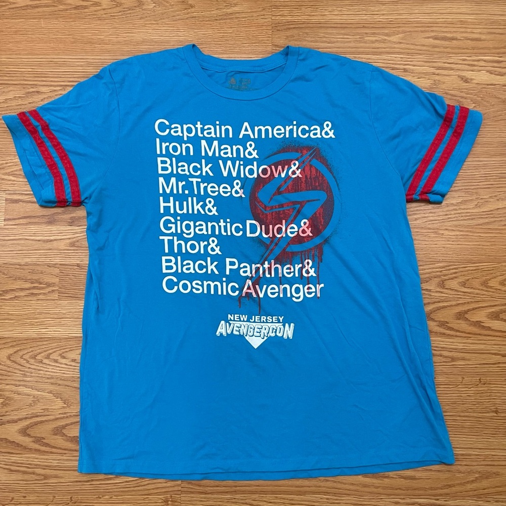 Disney Marvel Avenger’s T-shirt Size 2XL Men’s